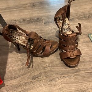 Gianni Bini heels 8.5